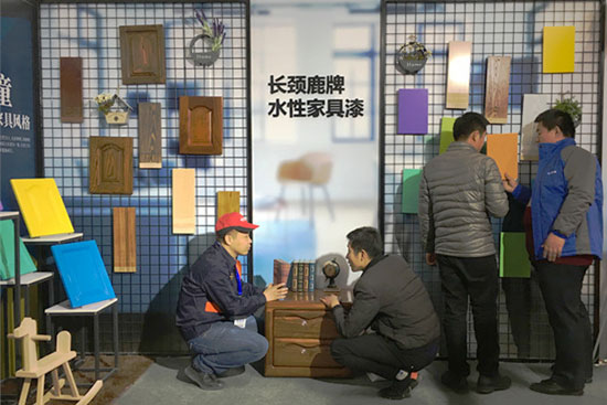 多變風格引領(lǐng)裝修潮流——長頸鹿漆精彩亮相中國國際門業(yè)展覽會