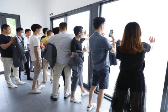 歐哲門窗總部迎來江門湛江設(shè)計力量協(xié)會設(shè)計師朋友到訪
