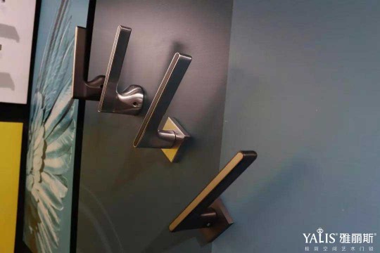 雅麗斯五金展廳升級 | 極簡之翼，正在展翅翱翔！
